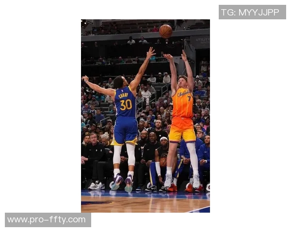 克尼佩尔本赛季第5次单场205三分表现仅次于哈登和库里